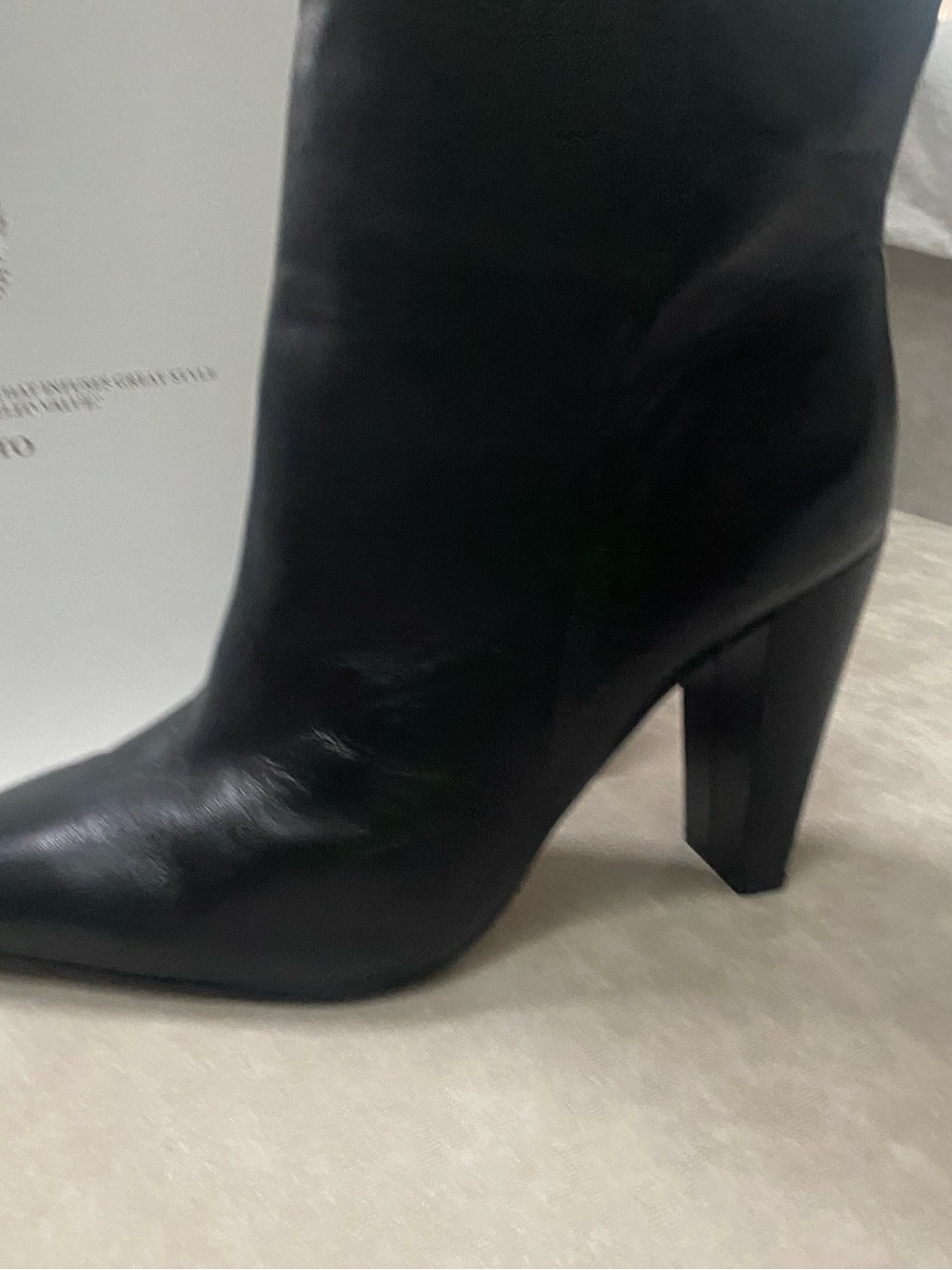 Vince Camuto Black Leather Pointed-Toe 3” Block Heel Ankle Boots